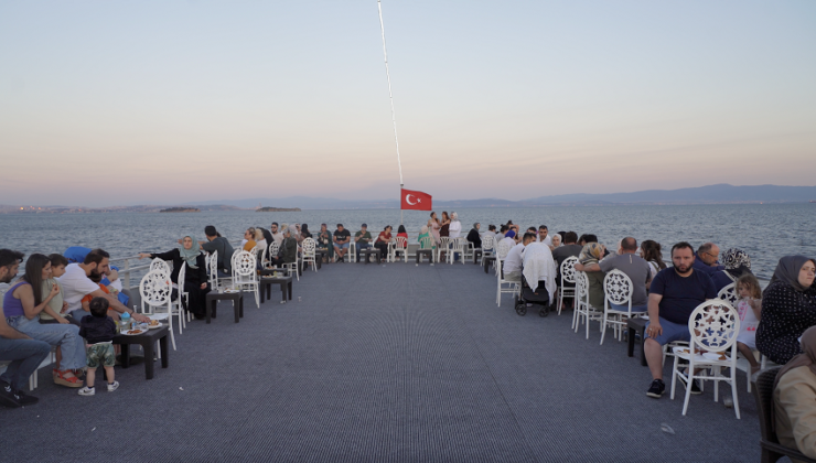 TUZLA BELEDİYESİ, İSTANBULLULARA MEHTAP TURLARI İLE DENİZ KEYFİ YAŞATIYOR