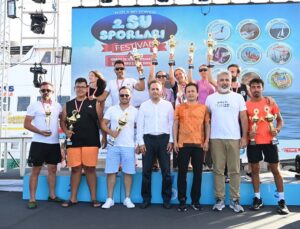 İSTANBUL’UN DOĞU YAKASI TUZLA’DA DÜZENLENEN SU SPORLARI FESTİVALİ NEFESLERİ KESTİ