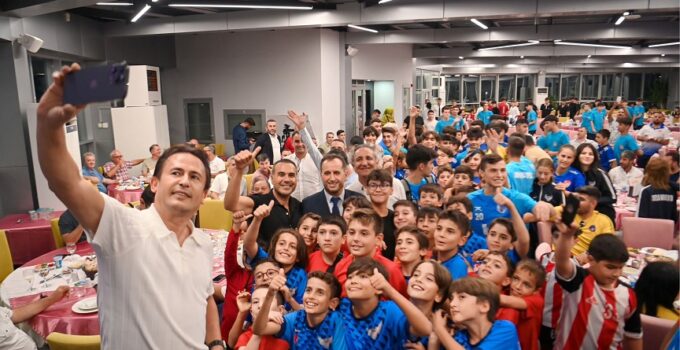 BAŞKANDAN KULÜPLERE MÜJDE: HER KULÜBE ANTRENÖR DESTEĞI