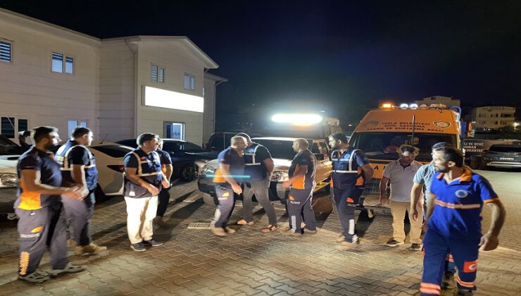 TUZLA BELEDİYESİ ARAMA KURTARMA EKİPLERİ SEL BÖLGESİNE HAREKET ETTİ