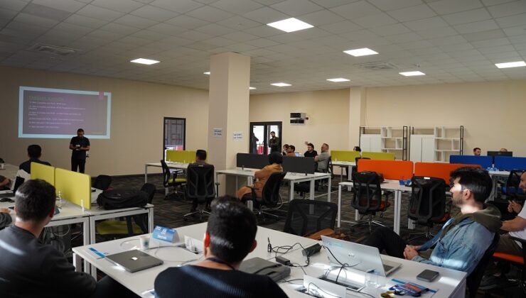 YAZILIM YARIŞMASI ‘VERİ MARATON’UNDA 35 SAAT SÜREN MÜCADELE BİTTİ