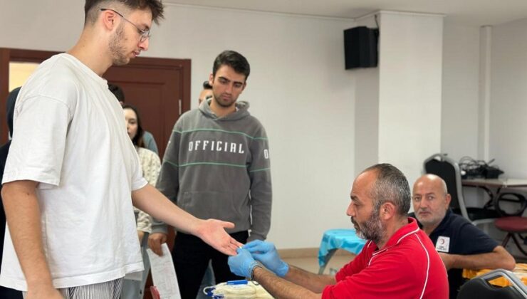 TUZLA’DA GENÇLER ‘KAN DOSTUM’ KAMPANYASINA DESTEK VERDİ