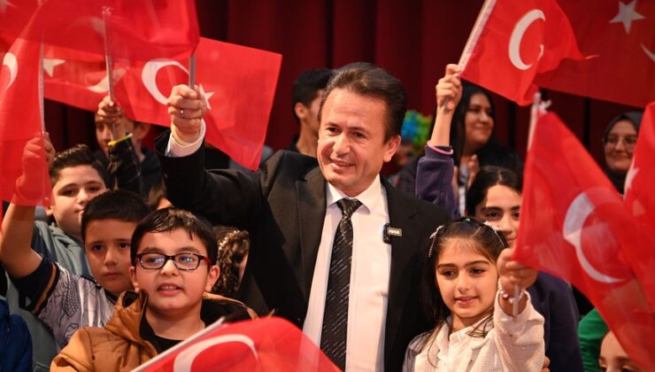 BAŞKAN YAZICI, BİLGİ EVLERİ ÖĞRENCİLERİNİN KARNE COŞKUSUNU PAYLAŞTI