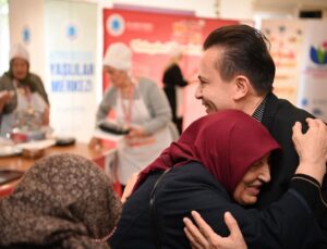 GELENEKSEL LEZZETLER YARIŞMASINDA 65 YAŞ ÜSTÜ BÜYÜKLER HÜNERLERİNİ SERGİLEDİ