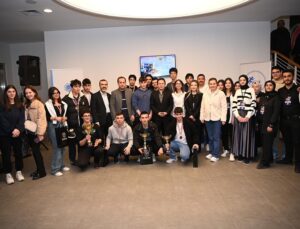 TUZLA’DA LİSELER ARASI BOWLİNG TURNUVASI DÜZENLENDİ