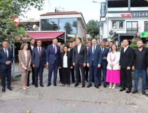 VOLKAN YILMAZ’A TUZLA ESNAFINDAN YOĞUN İLGİ VE SEVGİ GÖSTERİSİ
