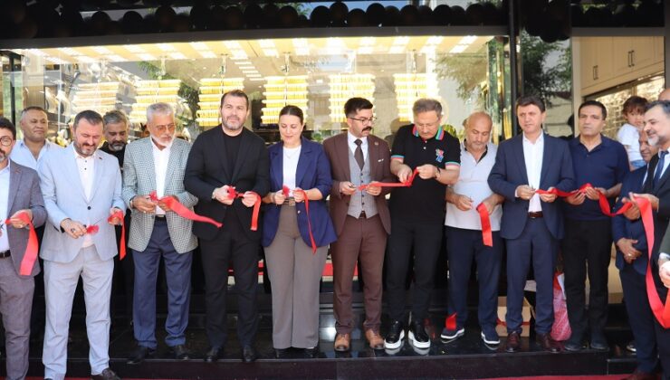 TUZLA’DA SEVGİN KUYUMCULUK RÜZGÂRI!