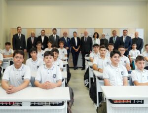 AHMET FİKRET EVYAP MESLEKİ VE TEKNİK ANADOLU LİSESİ TUZLA’DA EĞİTİME BAŞLADI