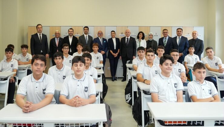 AHMET FİKRET EVYAP MESLEKİ VE TEKNİK ANADOLU LİSESİ TUZLA’DA EĞİTİME BAŞLADI